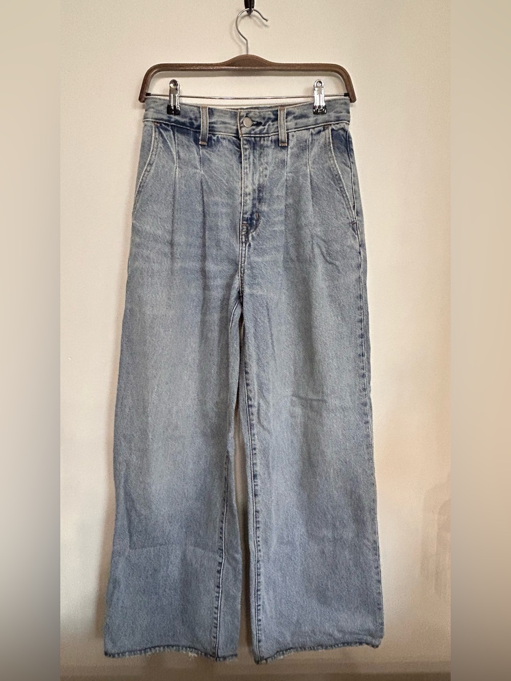DENIM FORUM “THE BELINDA HIGH RISE WIDE LEG” DENIM JEANS MEDIUM WASH